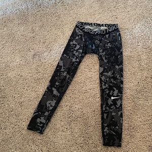 Black & Gray Men’s Nike Tights for sports